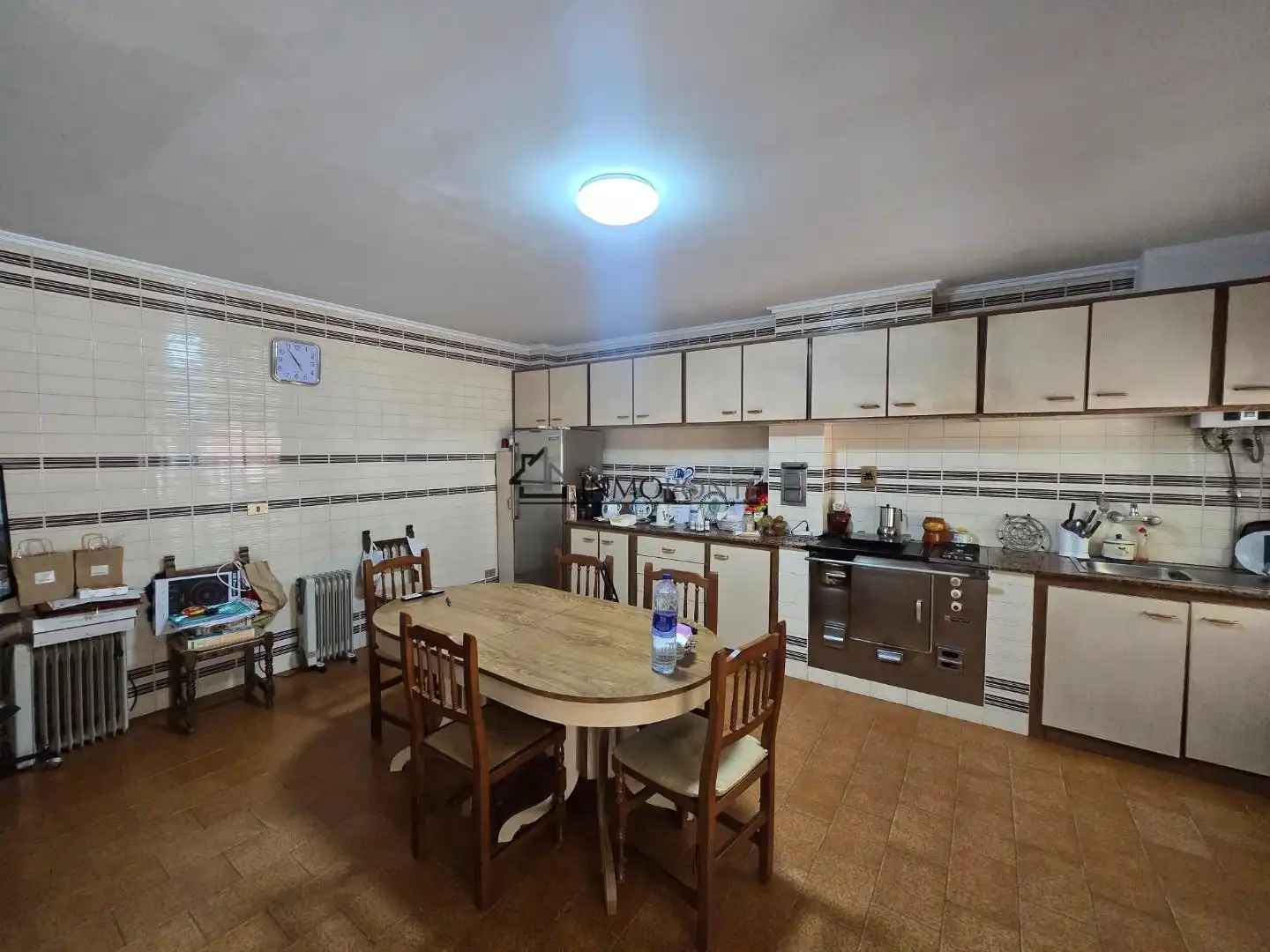 Cuina de Casa o xalet en venda en Pontevedra Capital  amb Jardí privat