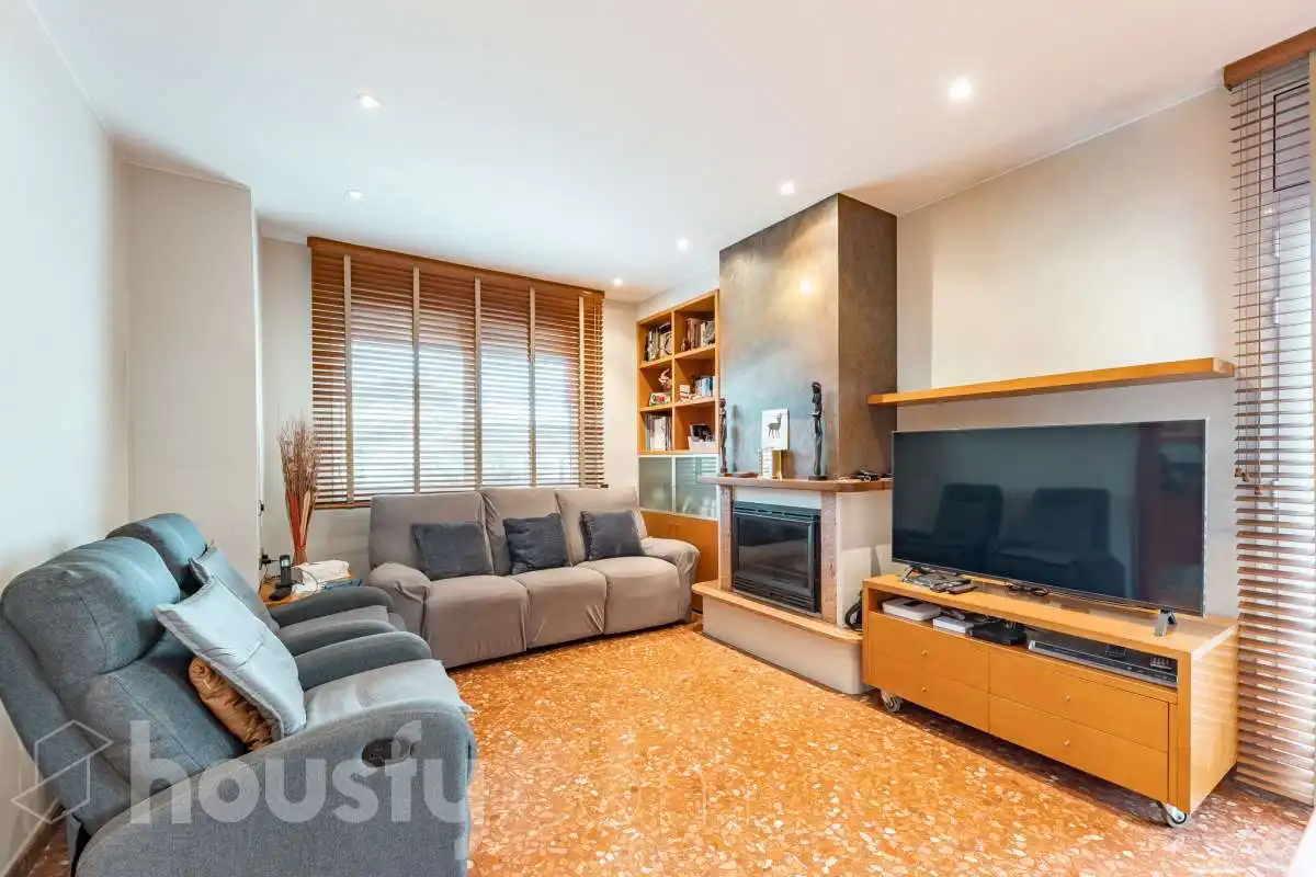 Sala d'estar de Casa o xalet en venda en Sant Pere de Ribes amb Aire condicionat, Calefacció i Jardí privat
