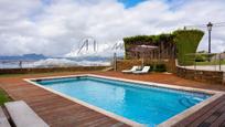 Piscina de Casa o xalet en venda en Vigo  amb Terrassa i Piscina