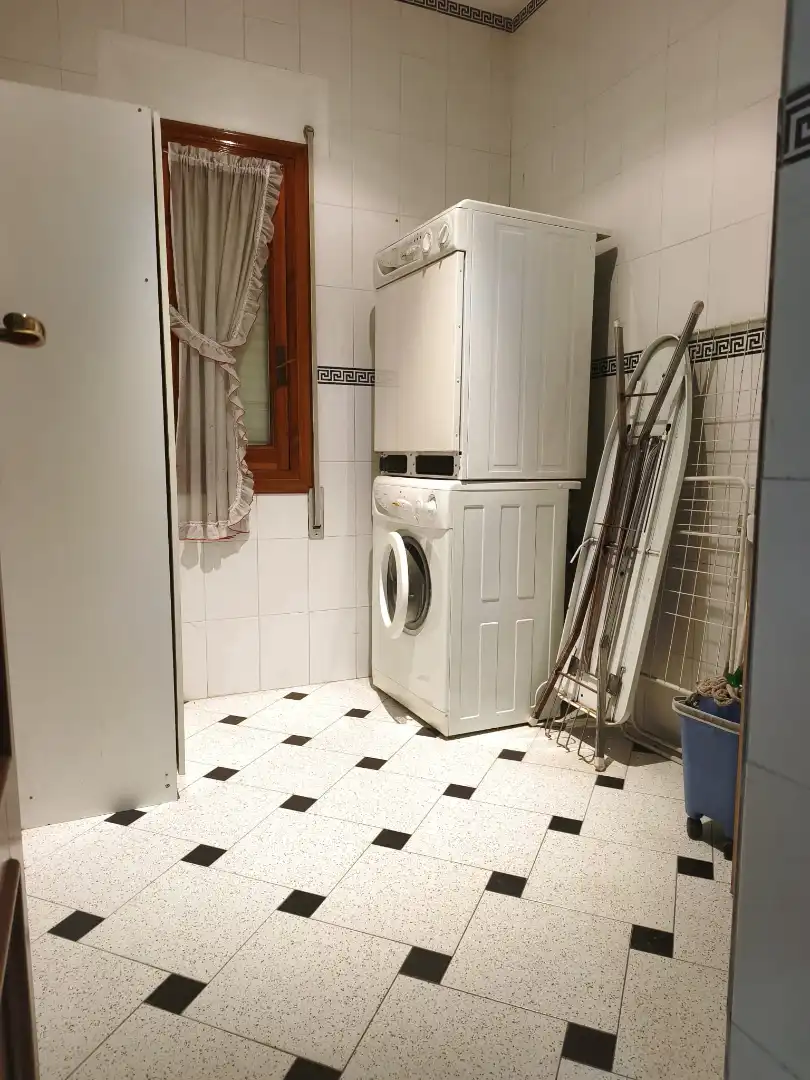 Houses for sale in Recas  with Air Conditioner, Heating and Private garden