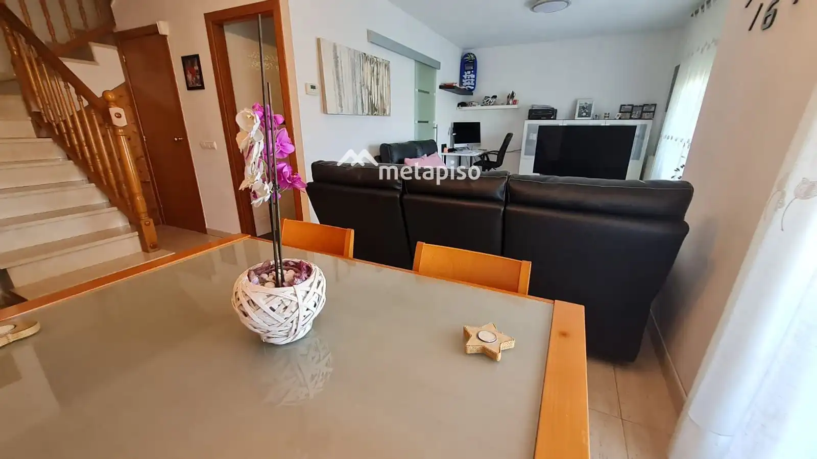 Sala de estar de Dúplex en venta en Vilafranca del Penedès con Calefacción, Terraza y Amueblado