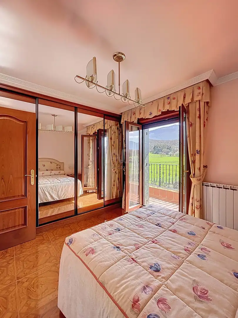 Bedroom of Houses for sale in Valle de Mena  with Air Conditioner, Heating and Terrace