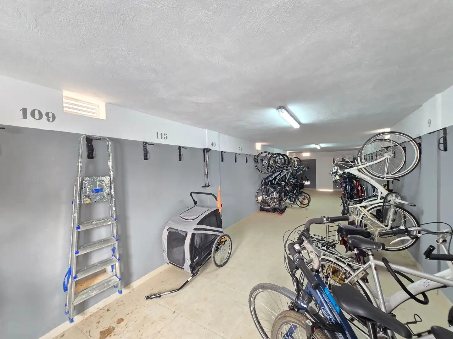 Parking de Apartamento en venta en Pilar de la Horadada con Terraza y Amueblado