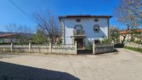 Vista exterior de Casa o xalet en venda en Valle de Mena amb Calefacció, Jardí privat i Balcó