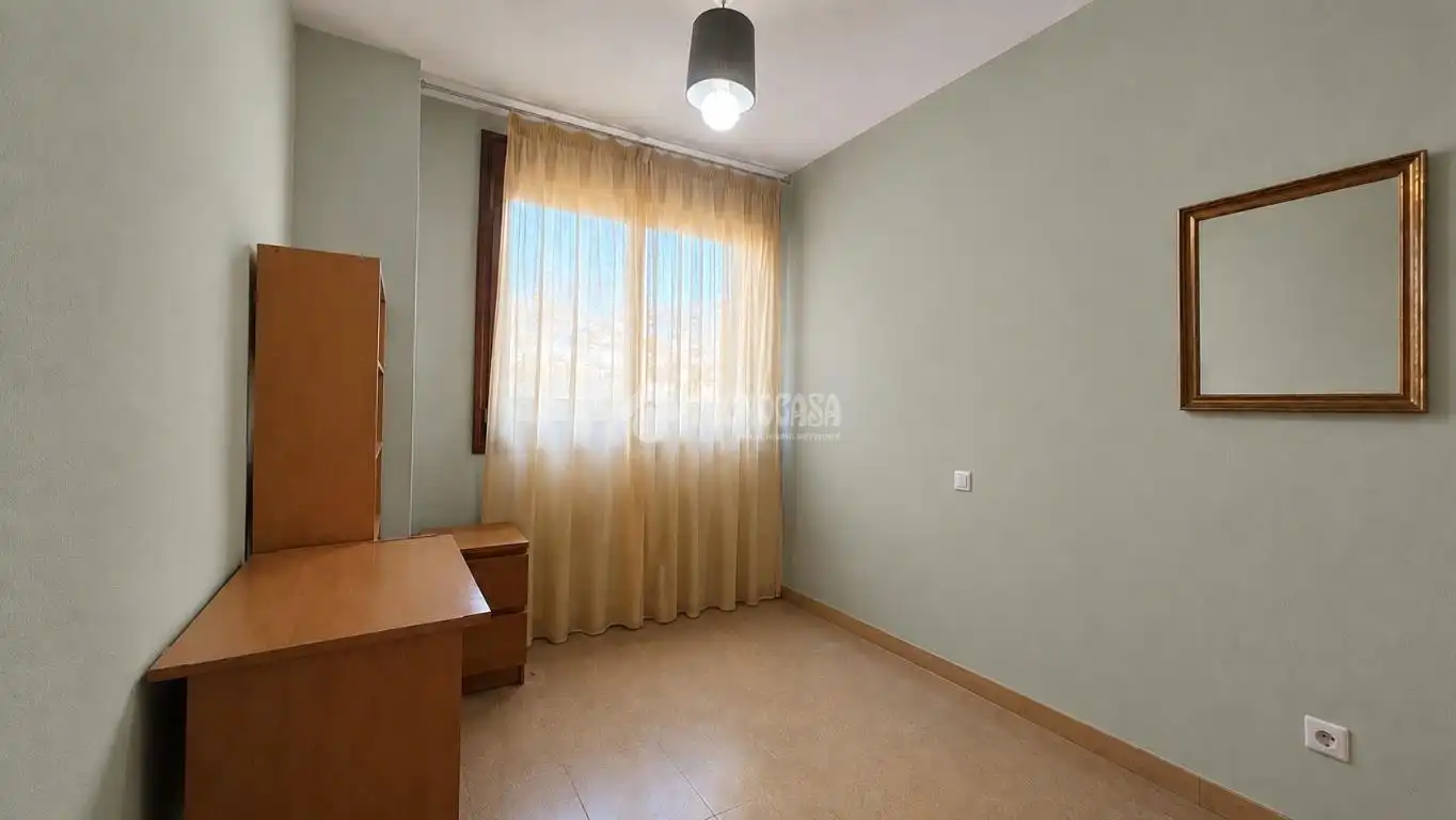 Bedroom of Flat for sale in Madrid  with Air Conditioner, Heating and Parquet flooring