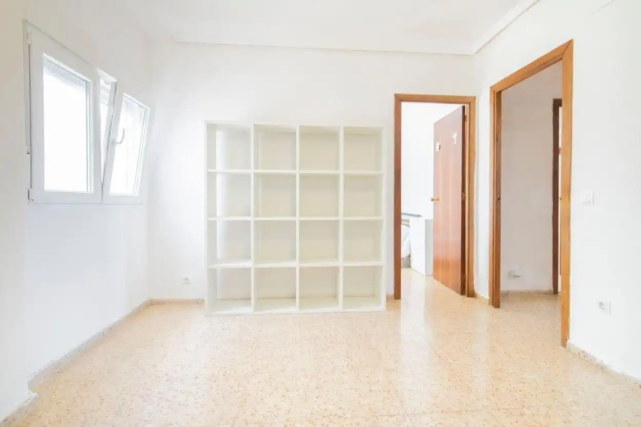 Habitación de Piso en venta en Valencia con Aire acondicionado, Trastero y Balcón