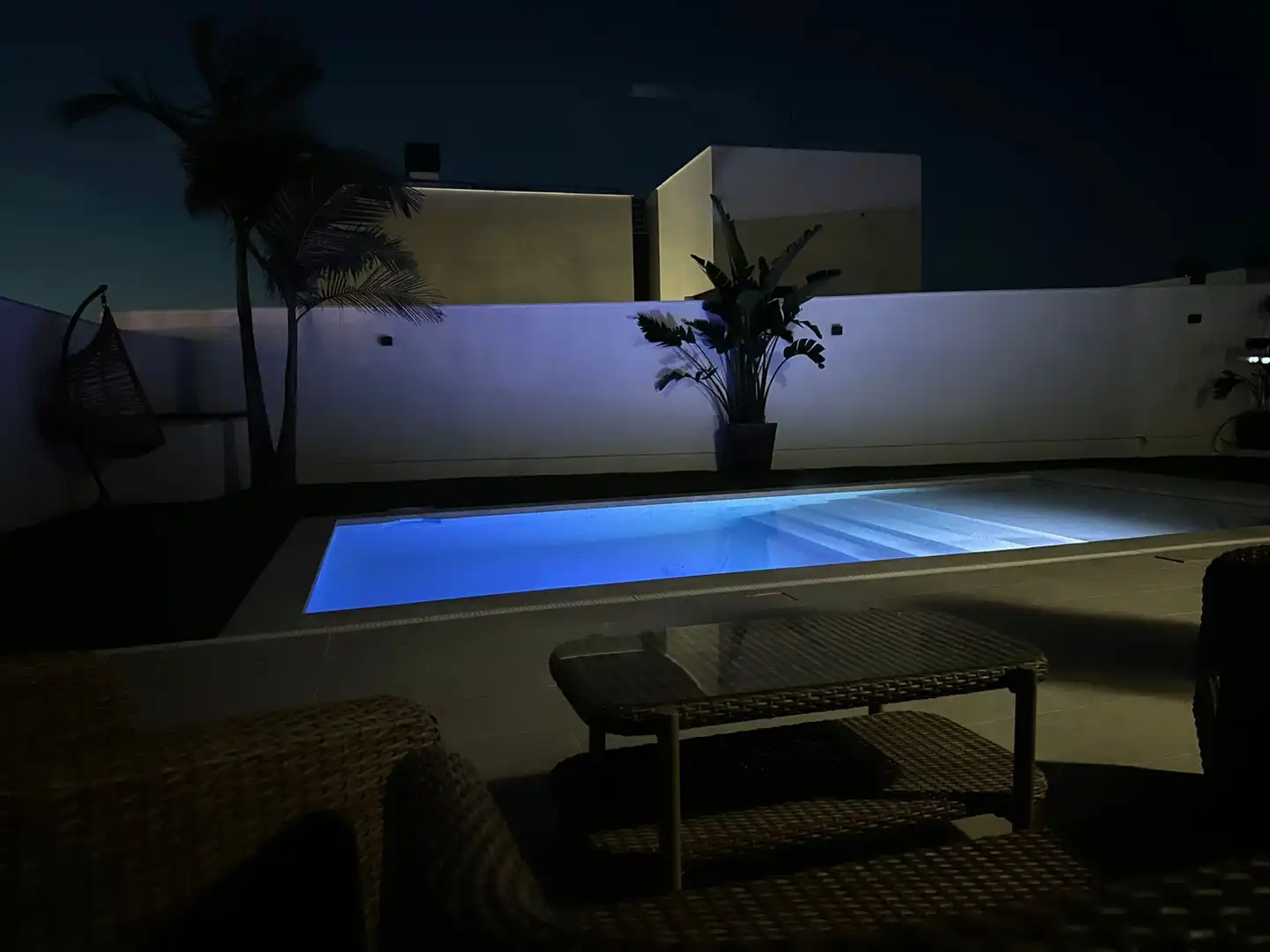 Piscina de Casa adosada en venda en Alhaurín de la Torre amb Aire condicionat, Jardí privat i Terrassa
