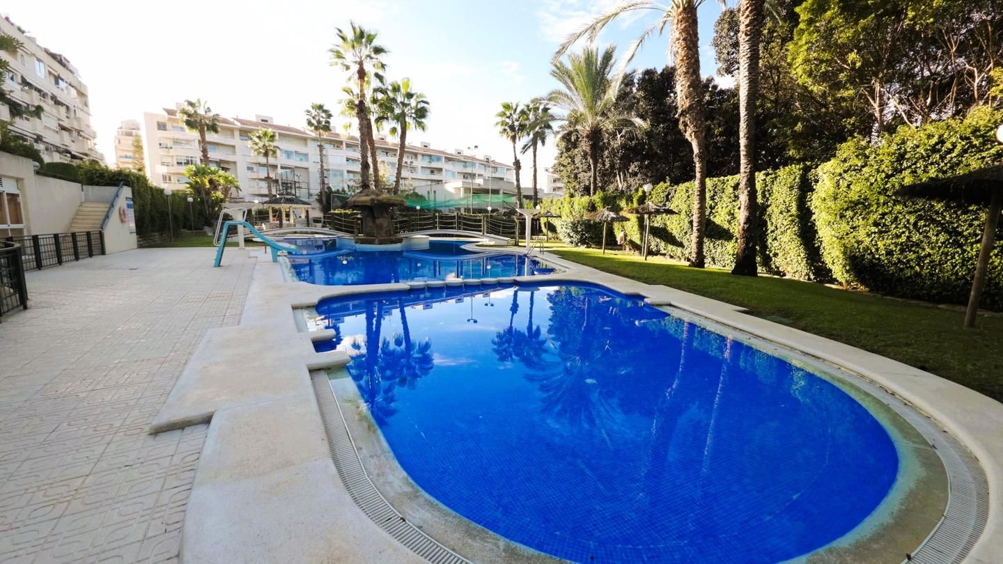 Swimming pool of Planta baja for sale in Alicante / Alacant