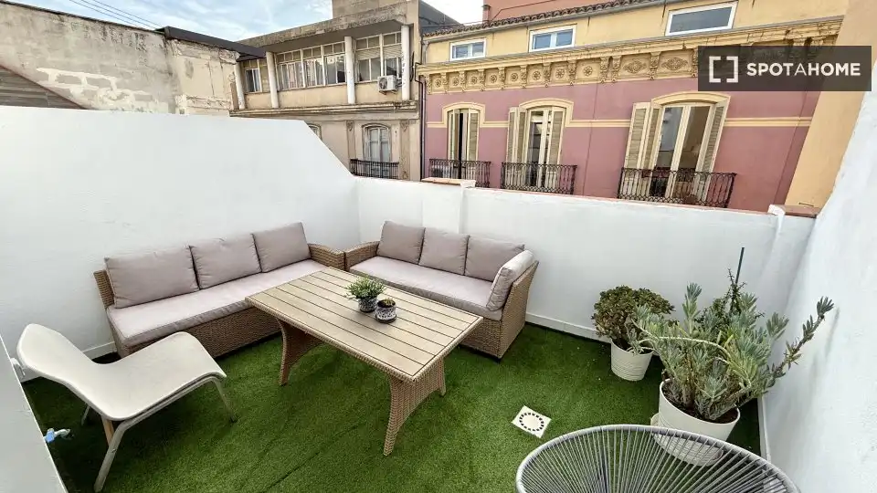 Piso con terraza en alquiler en Ciutat Vella