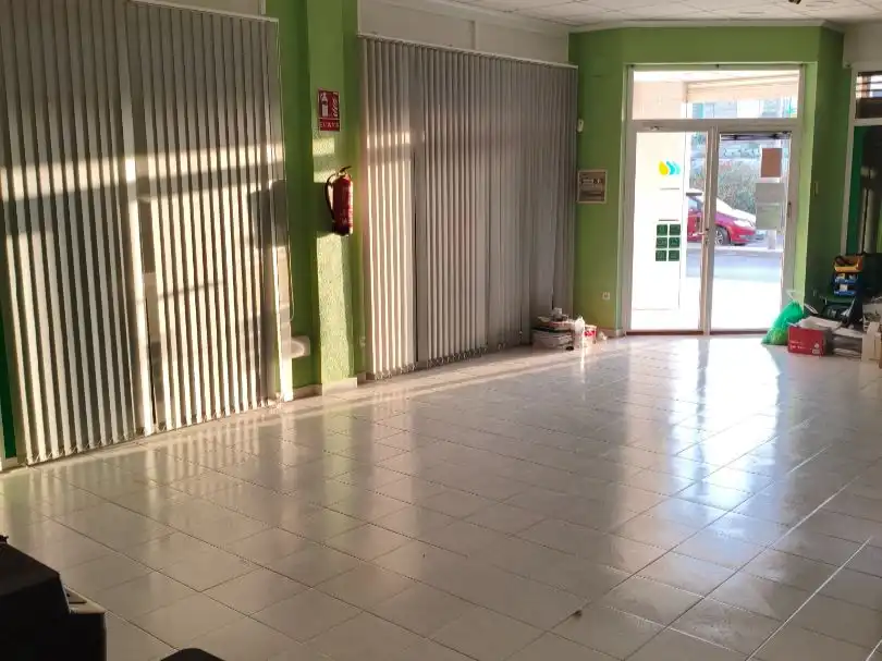 Local de lloguer en Guardamar del Segura amb Aire condicionat, Calefacció i Terrassa
