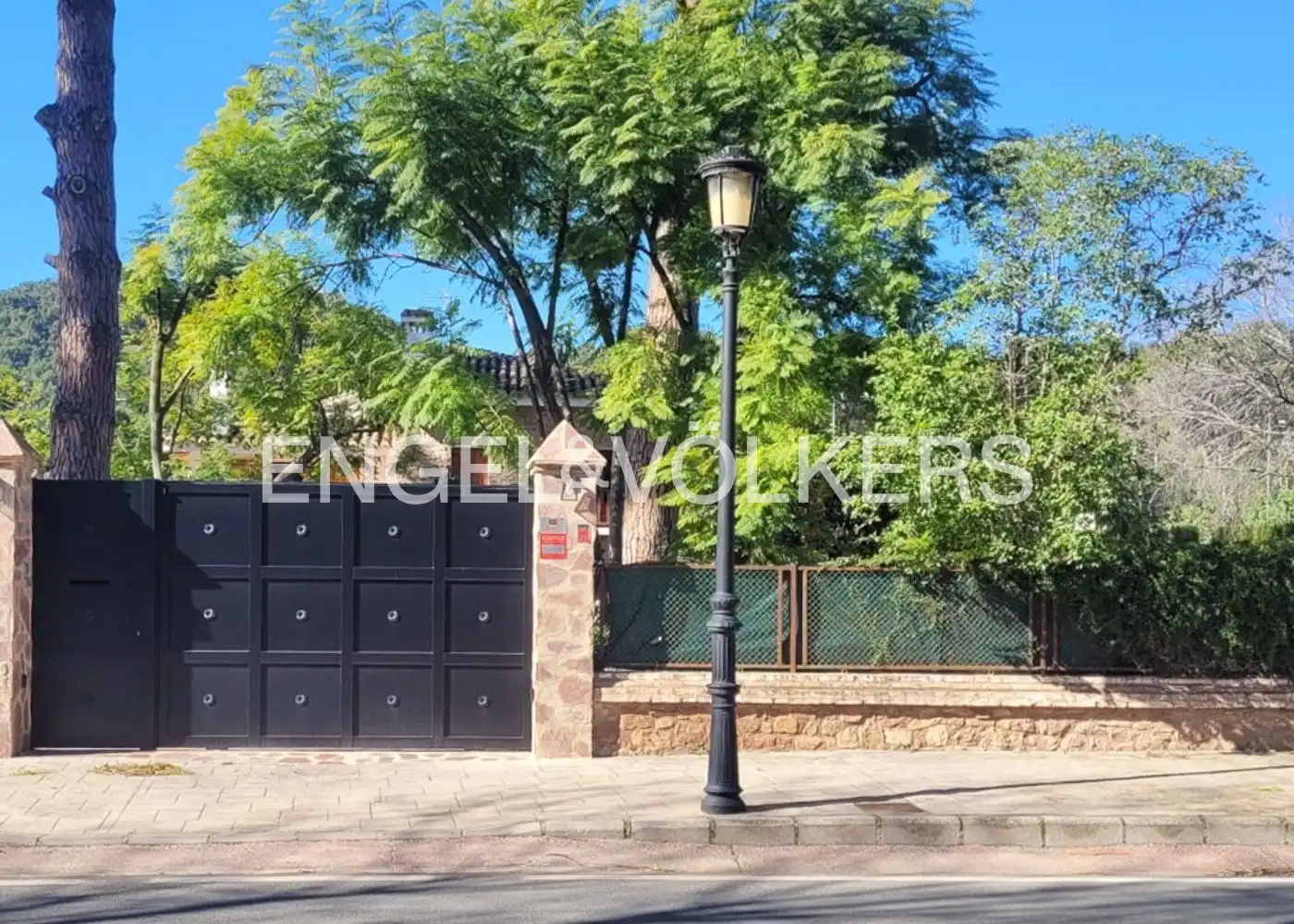 Vista exterior de Casa o xalet de lloguer en Náquera amb Aire condicionat, Calefacció i Jardí privat