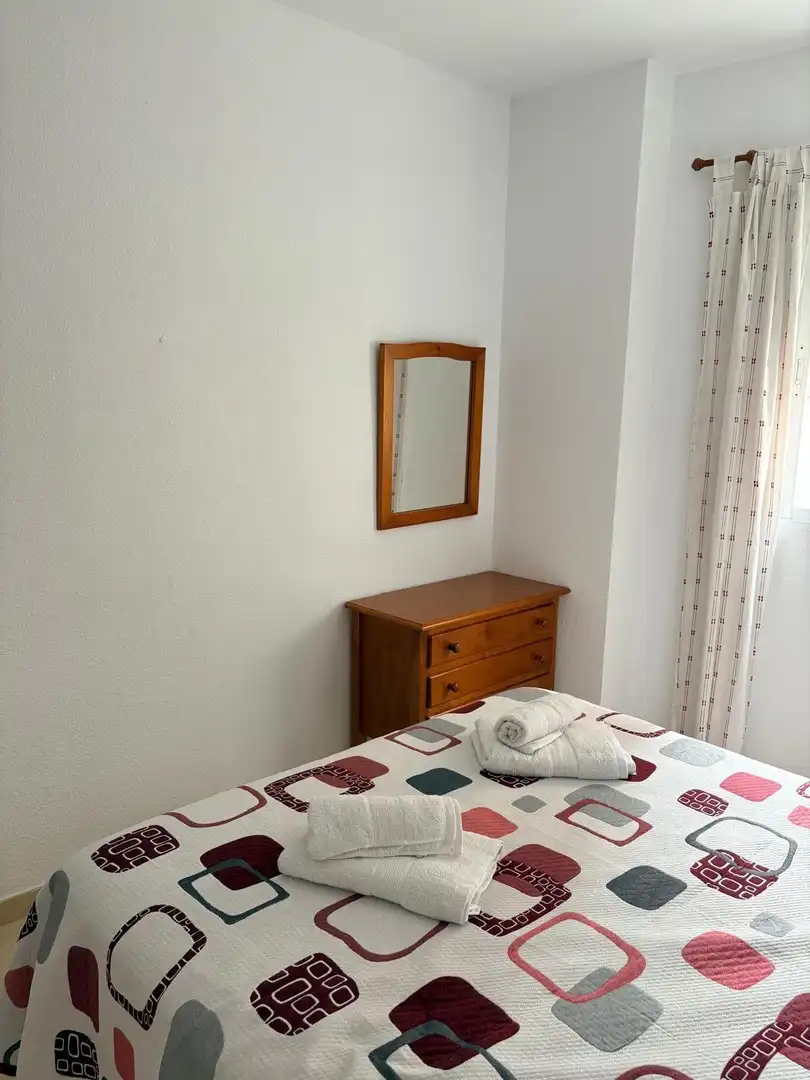 Habitación de Piso de alquiler en Torrenueva Costa con Amueblado