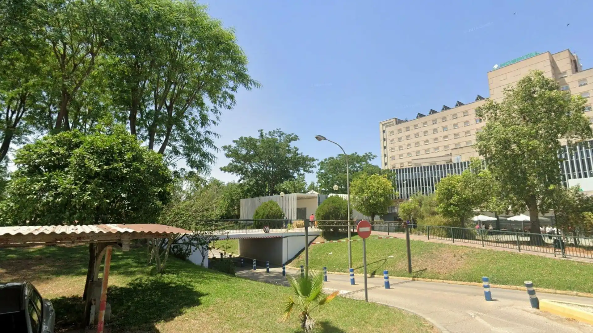 Vista exterior de Planta baja en venta en Sevilla