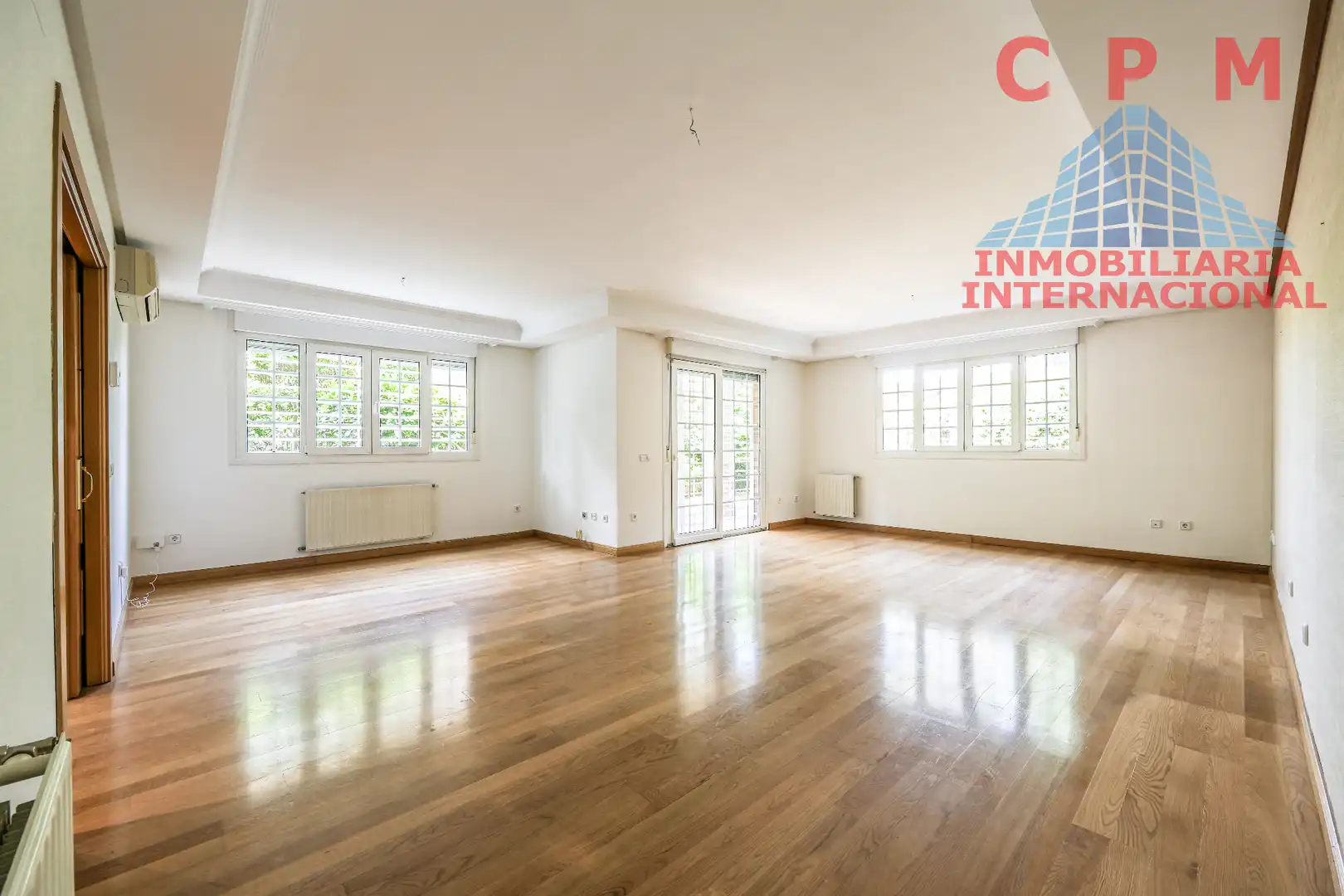 Living room of Detached homes for rent in Madrid  with Air Conditioner, Heating and Private garden