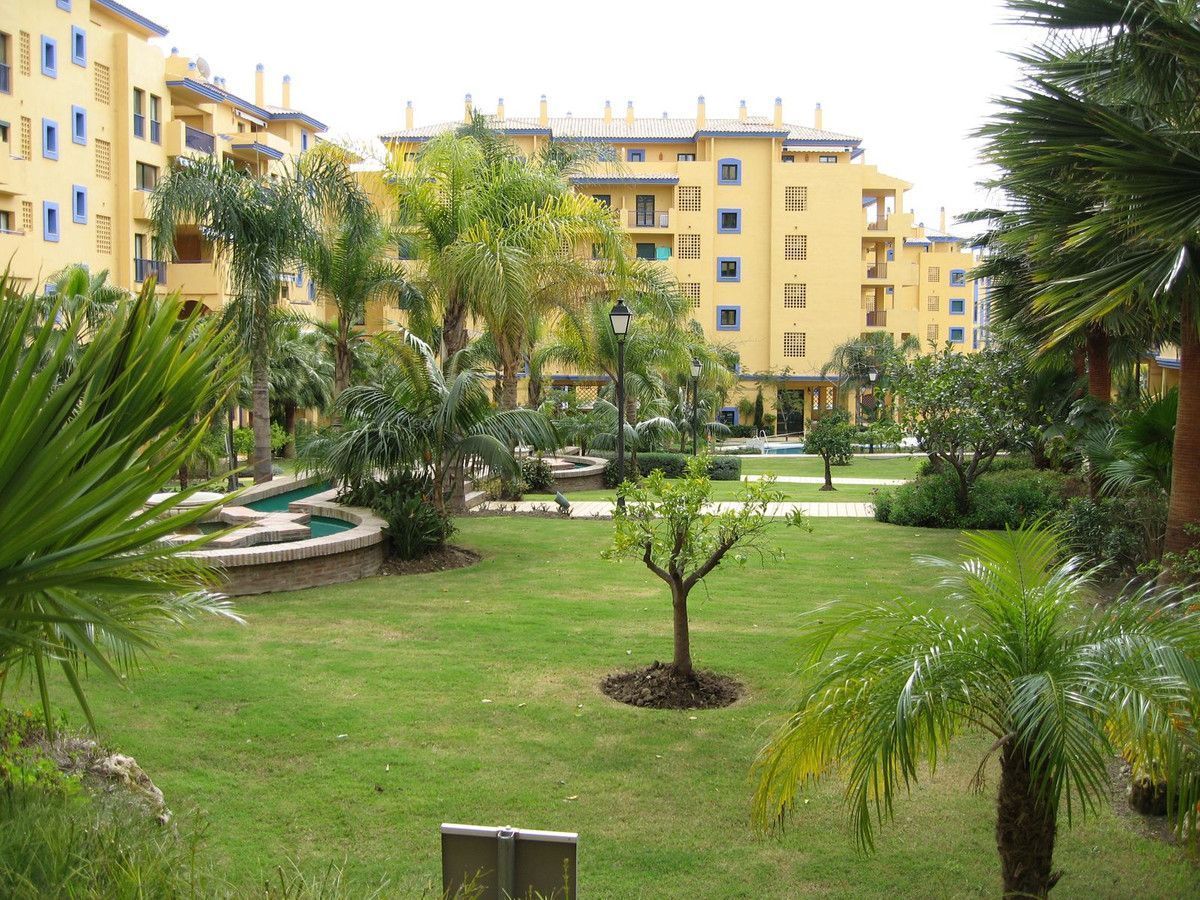 Exterior view of Apartment to rent in Marbella  with Air Conditioner, Heating and Terrace