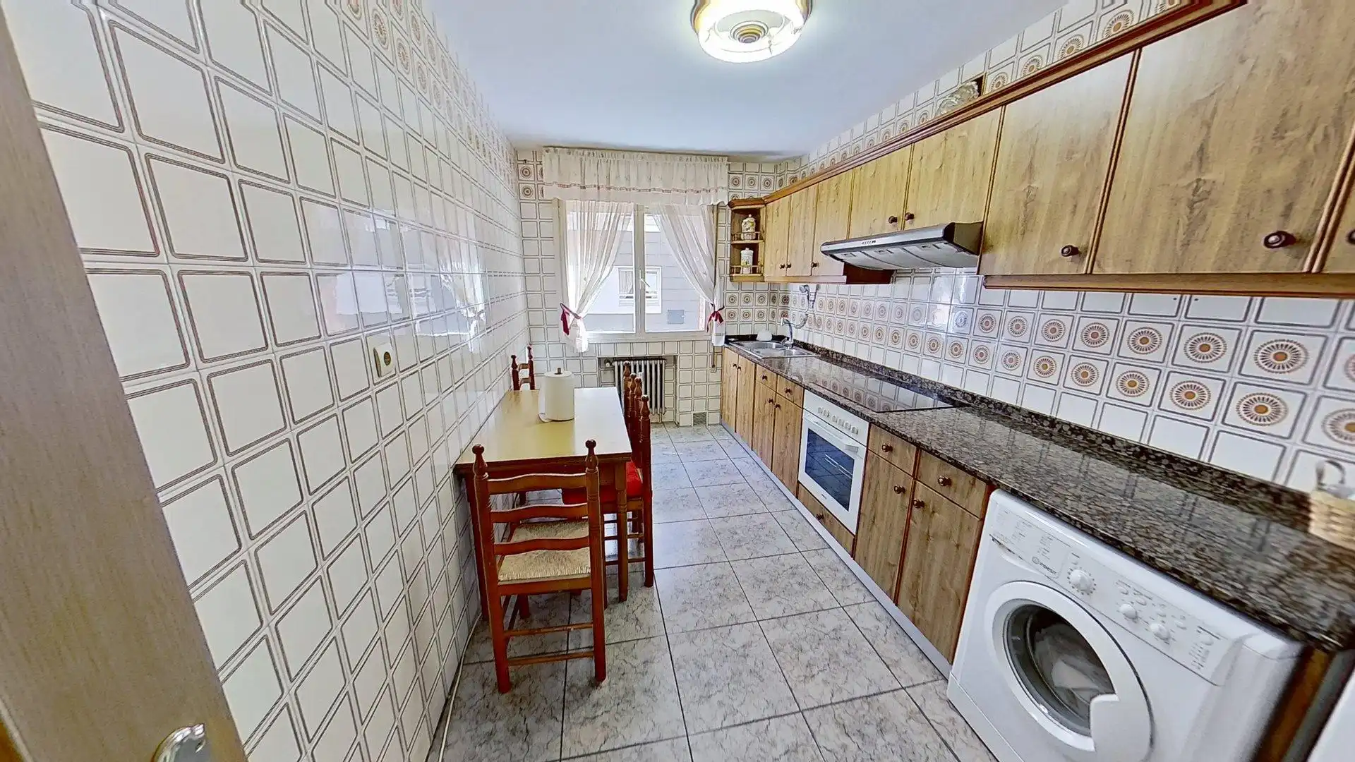 Küche von Wohnung zum Verkauf in Gijón  mit Heizung, Parkett und Terrasse