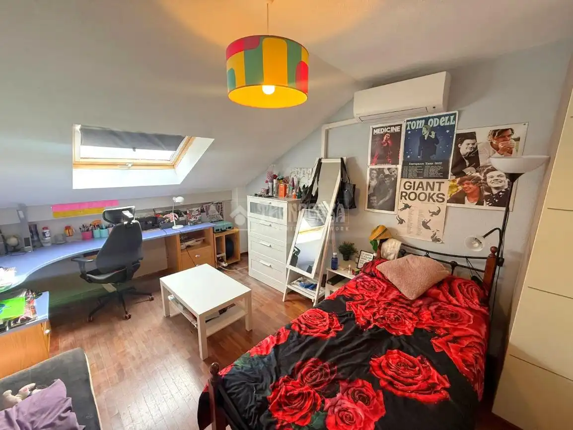 Habitación de Casa adosada en venta en Seseña con Aire acondicionado