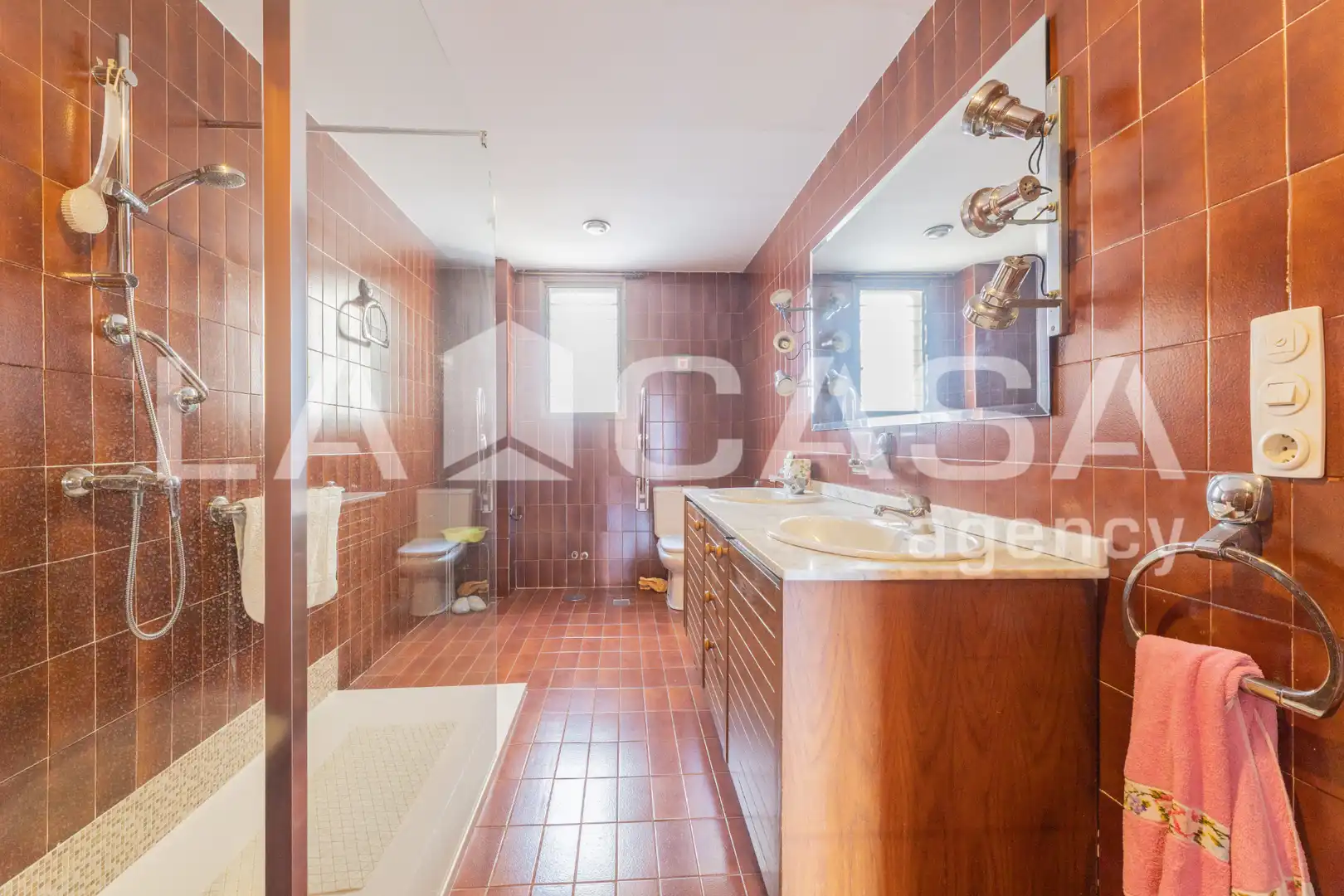 Baño de Piso en venta en Valencia con Horno y Balcón
