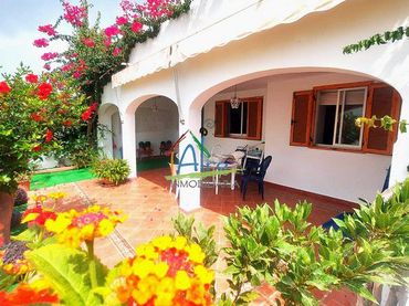 Adosado con balcón en venta en Pueblo Andaluz