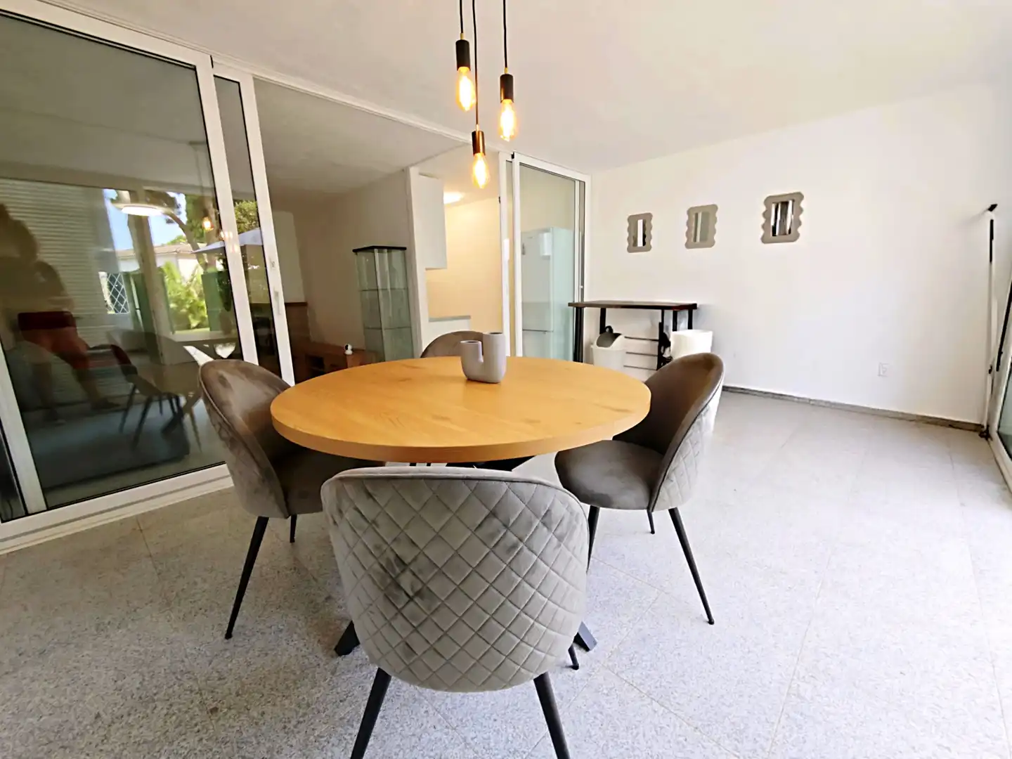 Menjador de Apartament en venda en Castell d'Aro, Platja d'Aro i s'Agaró amb Jardí privat, Terrassa i Moblat