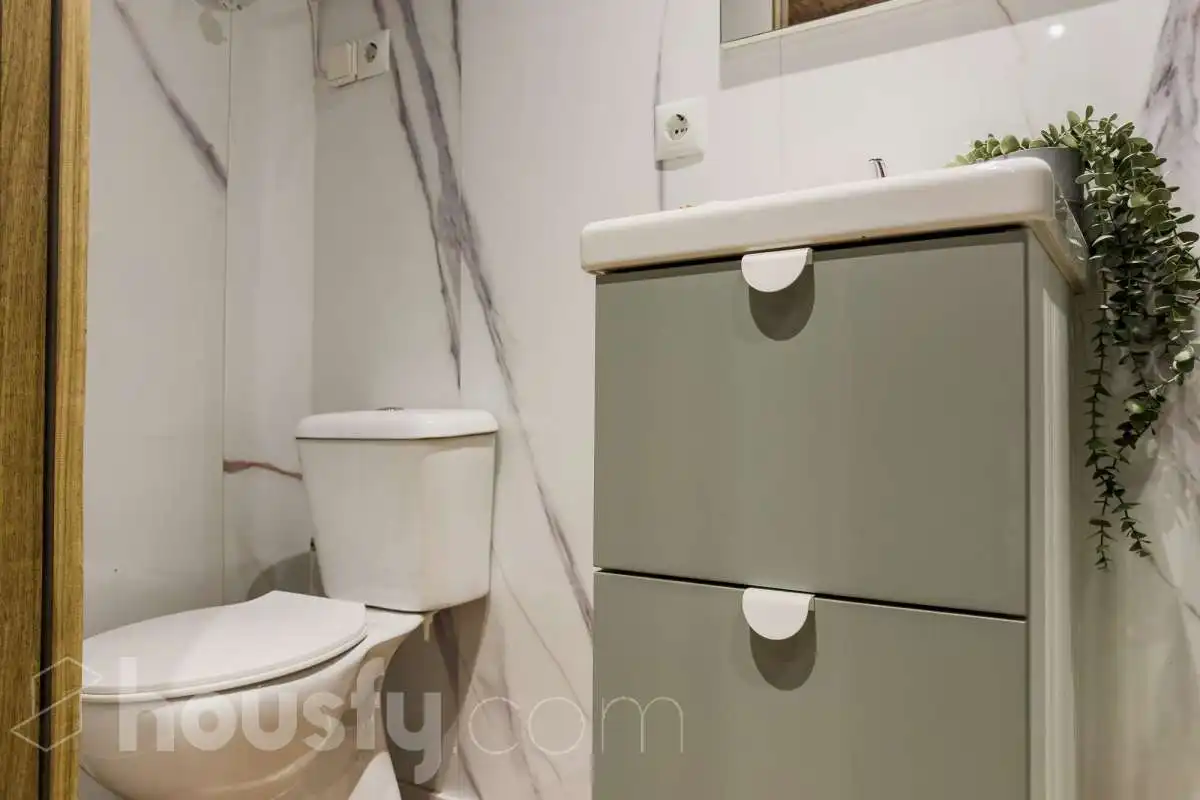Badezimmer von Erdgeschoss zum Verkauf in Barcelona