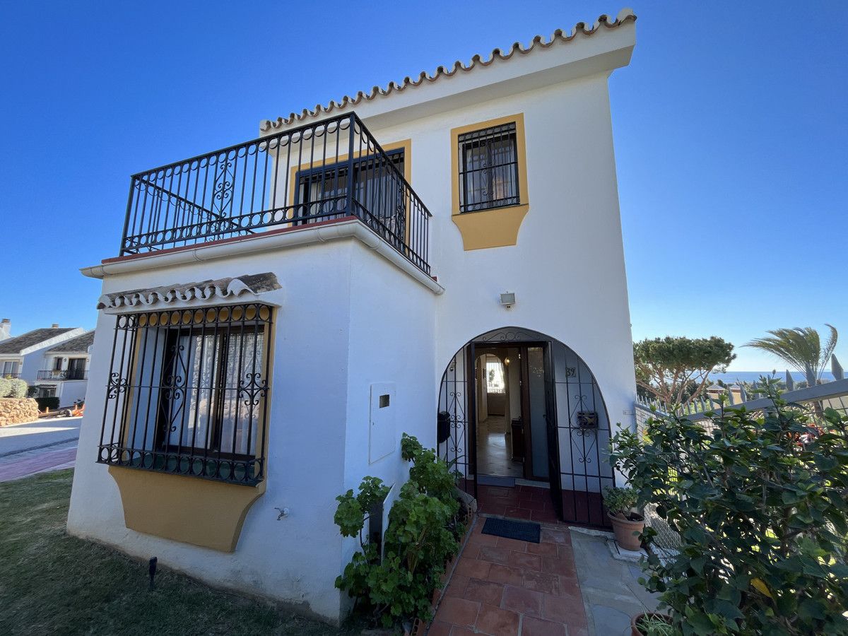 Exterior view of Single-family semi-detached for sale in Mijas  with Air Conditioner, Heating and Terrace