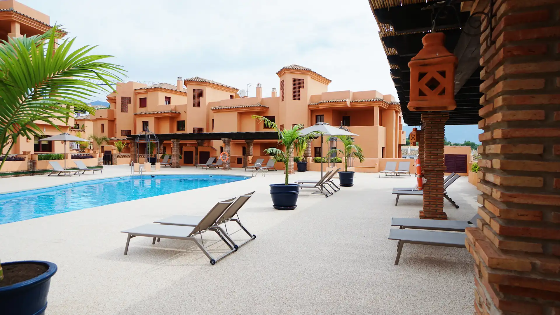 Terrassa de Apartament de lloguer en Benahavís amb Aire condicionat, Moblat i Forn