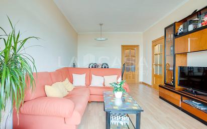 Living room of Flat for sale in  Barcelona Capital  with Balcony