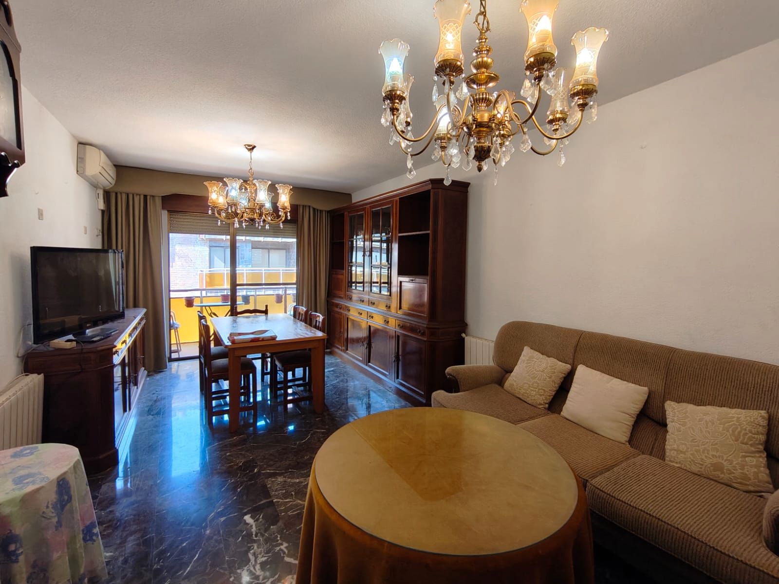 Dining room of Flat to rent in  Granada Capital  with Air Conditioner, Heating and Furnished