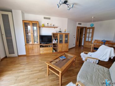 Piso con balcón en venta en Calle Jaén 2