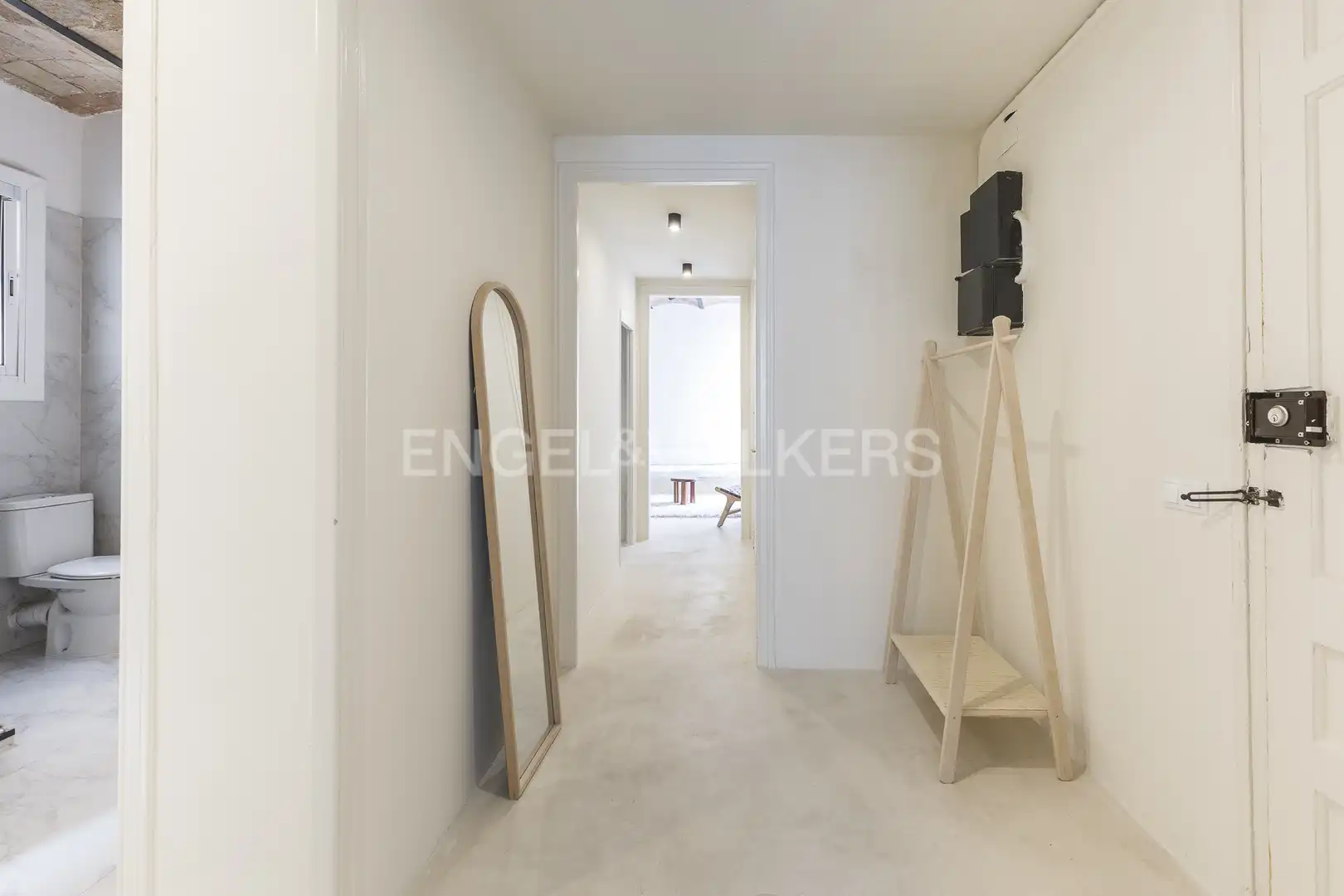 Flat for rent in Barcelona  with Air Conditioner, Heating and Balcony