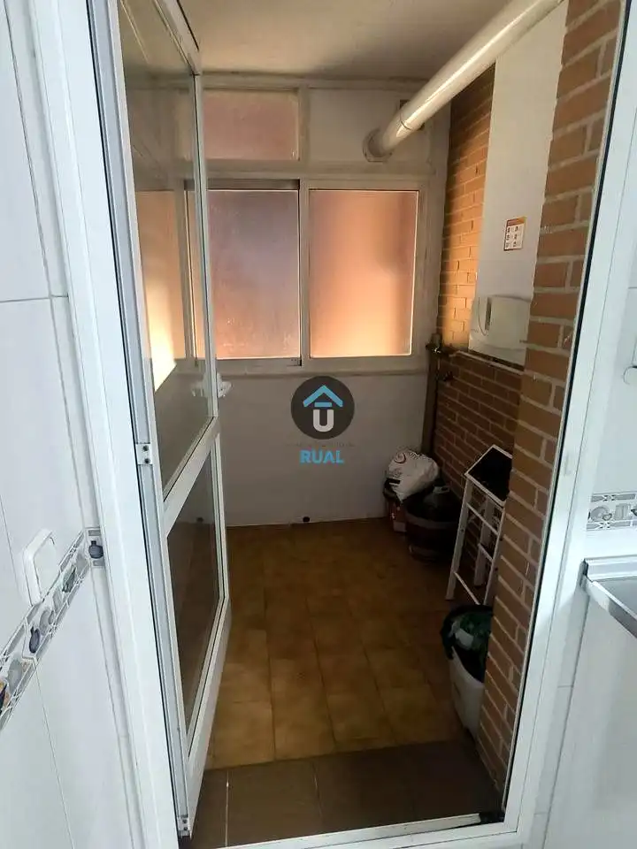 Pis de lloguer a Calle de Ladera de los Almendros, Valdebernardo - Valderribas