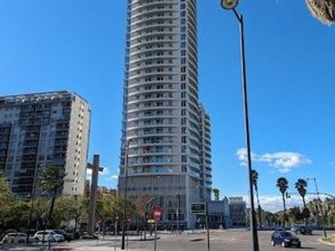 Individual with lift to rent in Avinguda de les Corts Valencianes 35
