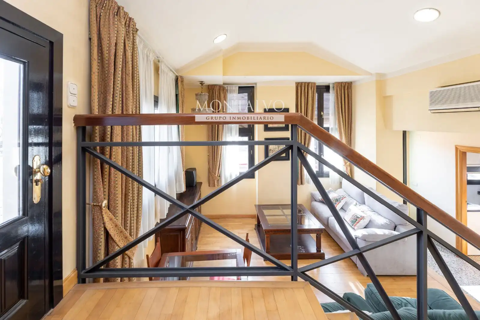 Sala de estar de Ático en venta en Granada con Aire acondicionado y Terraza