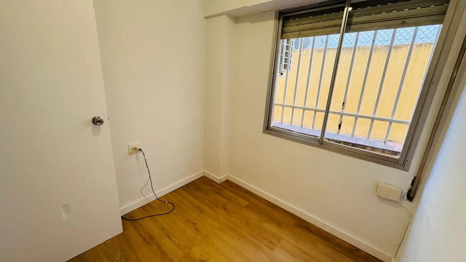Bedroom of Flat for rent in Valencia  with Air Conditioner, Parquet flooring and Terrace