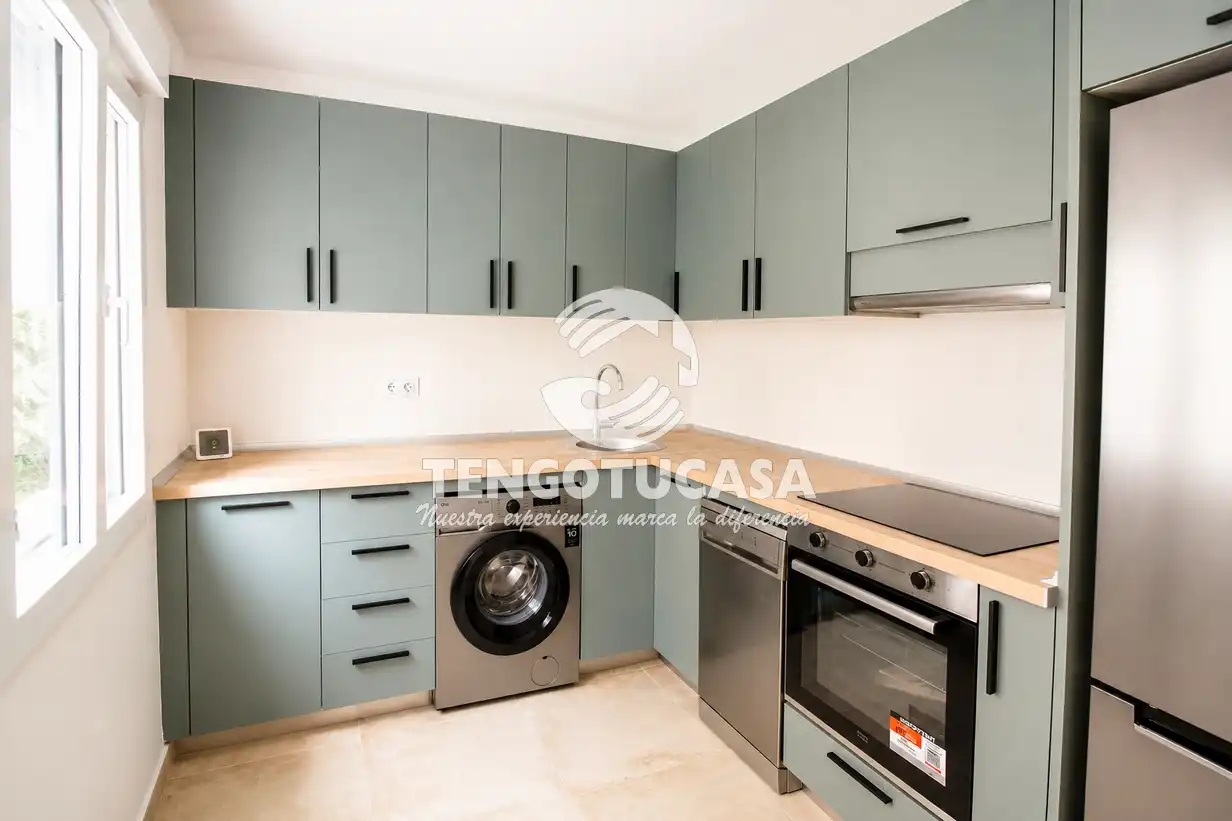 Küche von Wohnung zum Verkauf in Madrid mit Klimaanlage, Möbliert und Ofen