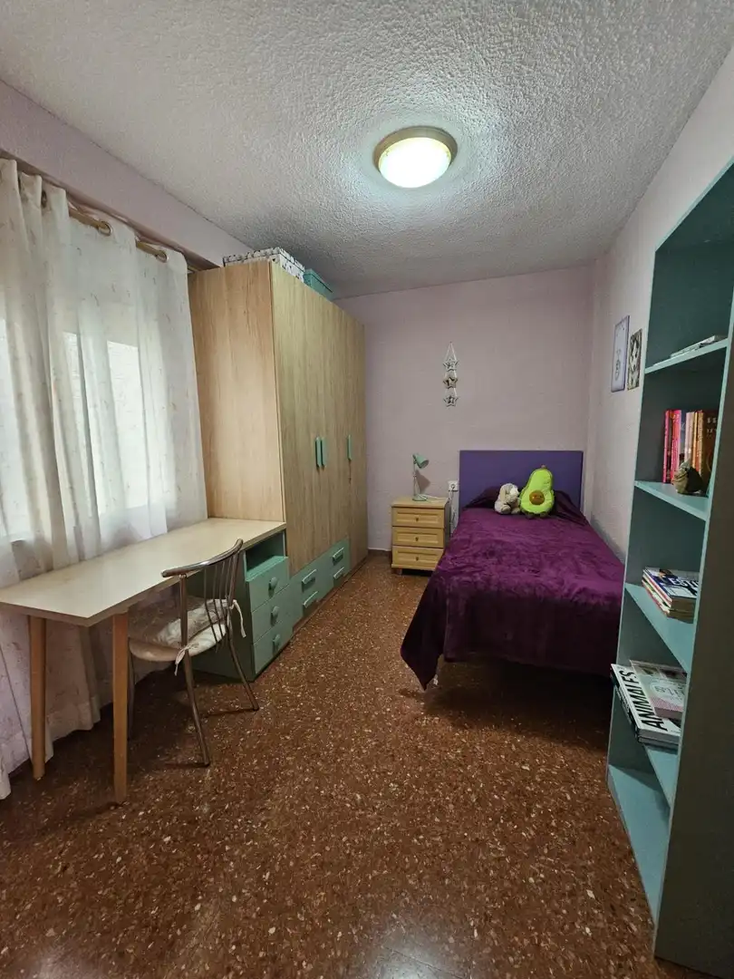 Bedroom of Flat for sale in Valencia  with Air Conditioner, Furnished and Balcony