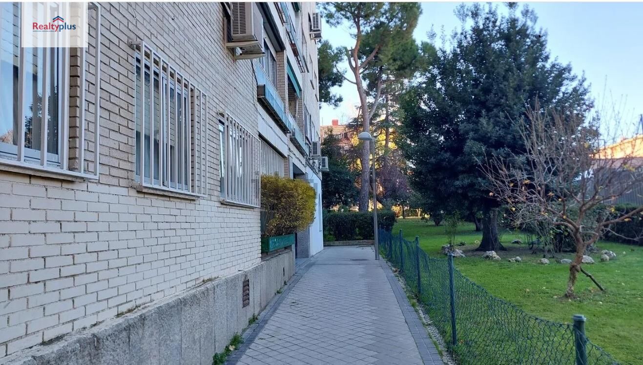 Exterior view of Flat for sale in  Madrid Capital  with Heating, Terrace and Storage room