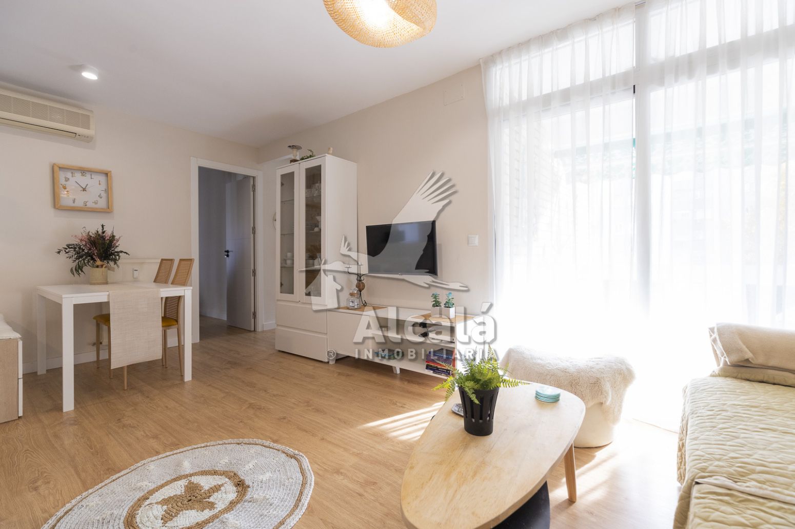 Living room of Flat for sale in Alcalá de Henares  with Air Conditioner, Heating and Terrace