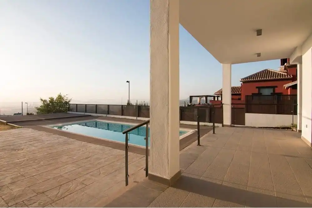 Casa o chalet de alquiler en Calle Charinas, 8, Altos de la Zubia