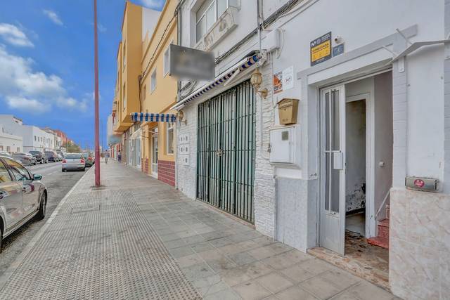 Piso en Venta en C/ Almirante Lallerdmand  en El Charco - Las Salinas