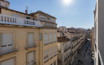 Vista exterior de Pis en venda en  Granada Capital amb Terrassa i Balcó