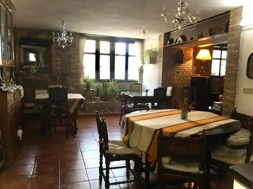 Menjador de Casa o xalet en venda en Peñamellera Baja amb Calefacció, Moblat i Internet
