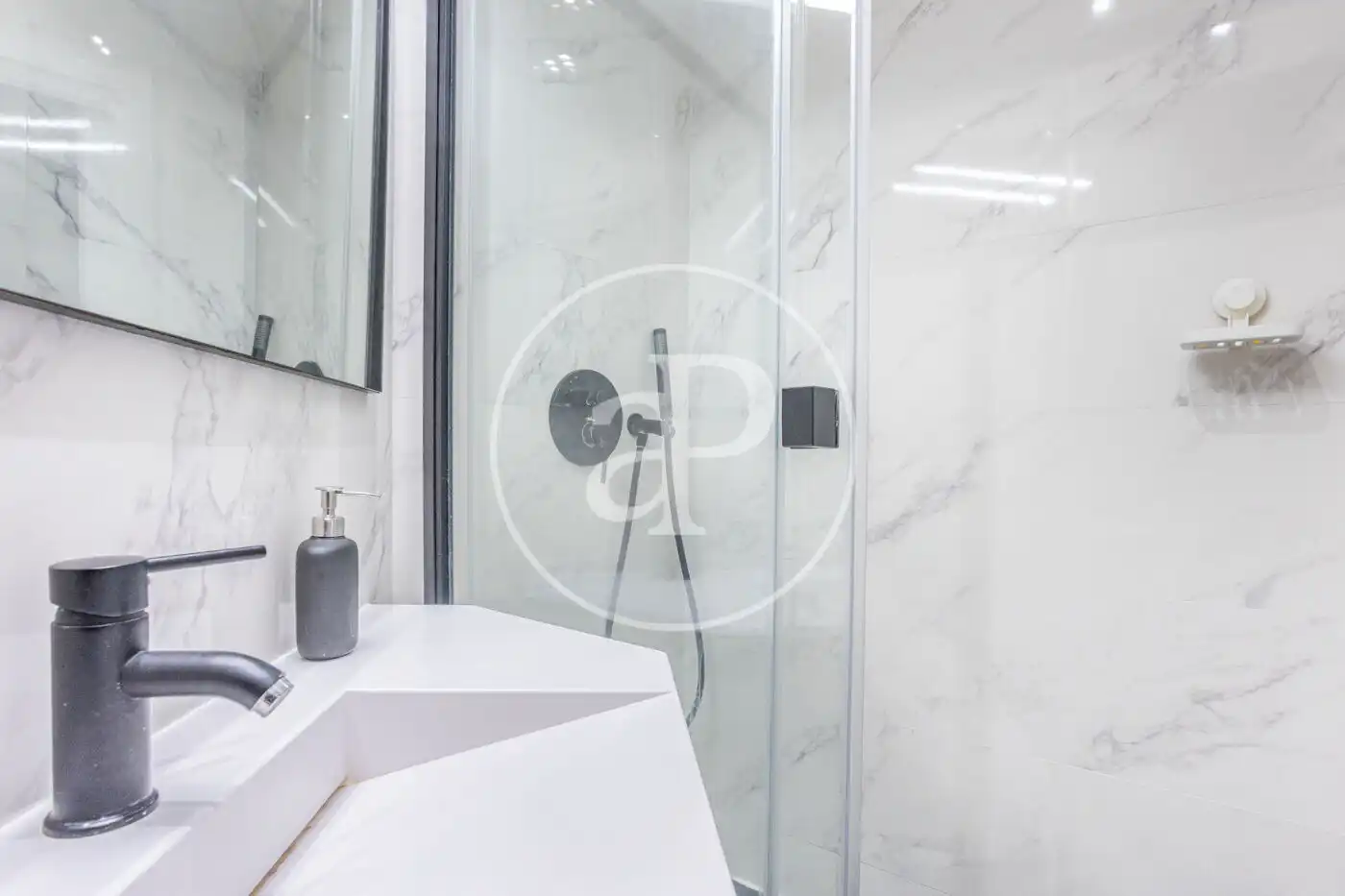 Baño de Piso de alquiler en Valencia con Aire acondicionado, Calefacción y Amueblado