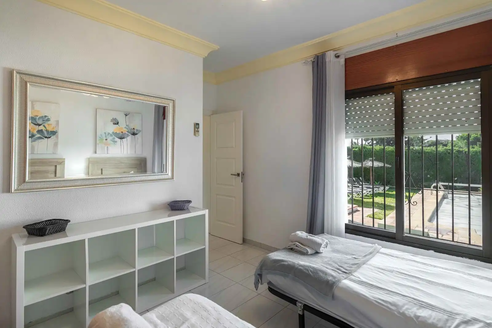 Bedroom of Detached homes for sale in Estepona  with Air Conditioner and Terrace