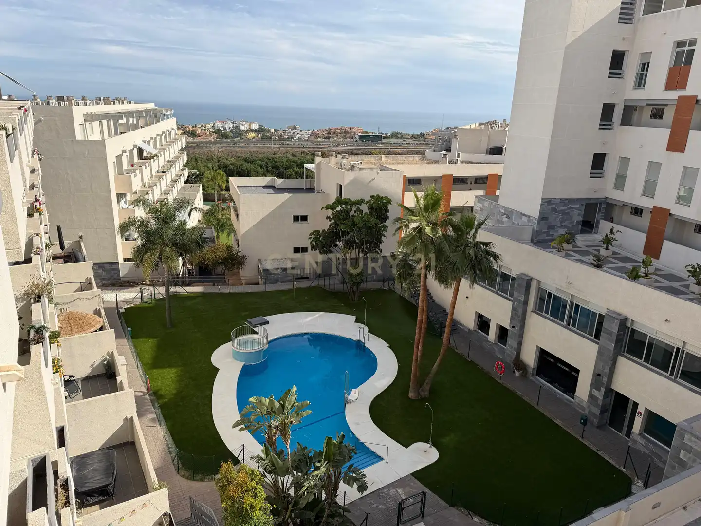 Vista exterior de Apartament de lloguer en Mijas amb Aire condicionat, Jardí privat i Traster