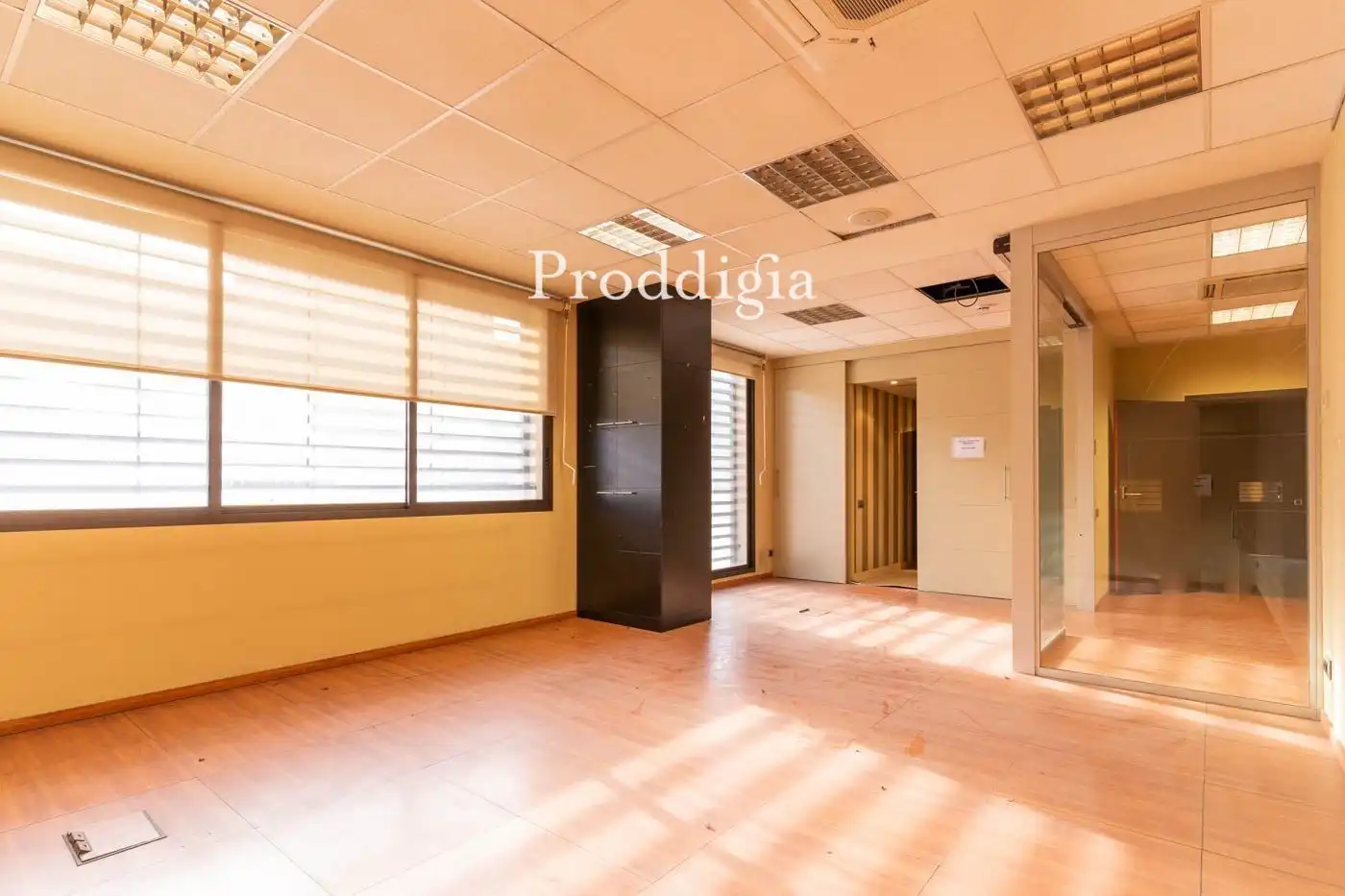 Büro zur Miete in Sant Cugat del Vallès mit Klimaanlage und Heizung
