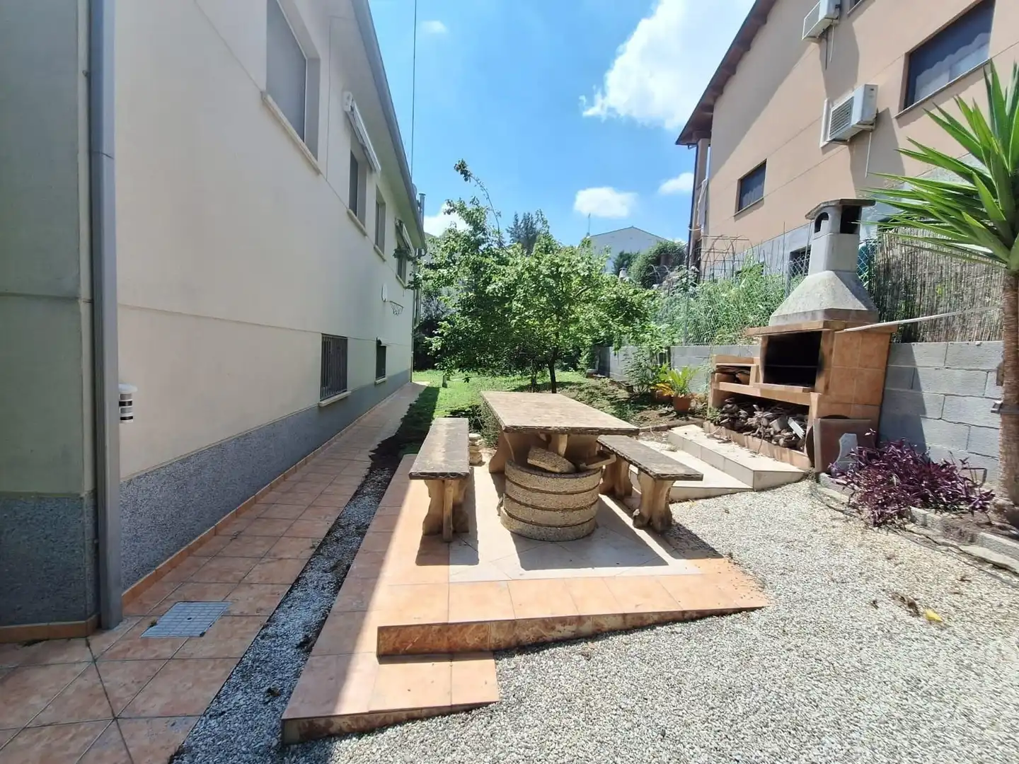 Terrasse von Country house zum Verkauf in Santa Eulàlia de Ronçana mit Klimaanlage, Privatgarten und Terrasse