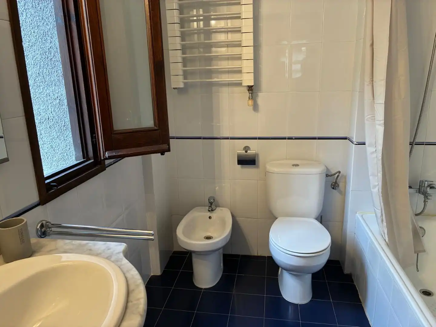 Badezimmer von Wohnungen zur Miete in Llívia mit Terrasse
