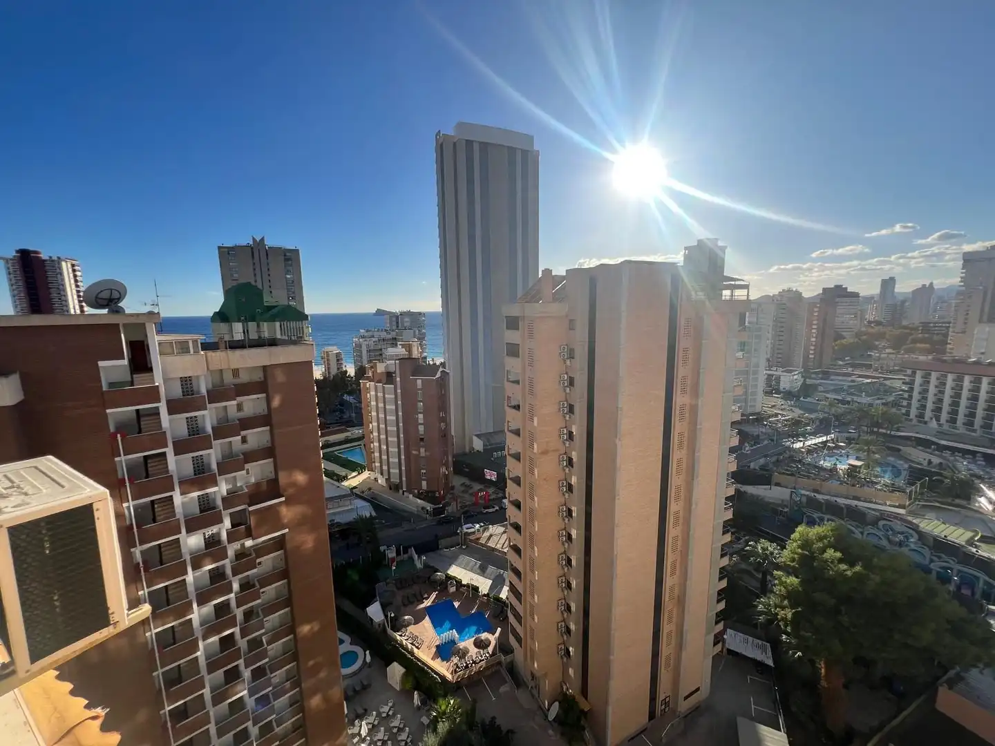 Vista exterior de Pis en venda en Benidorm amb Piscina comunitària